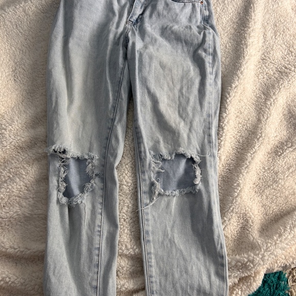 Light Wash Ripped Jeans - Picture 3 of 3